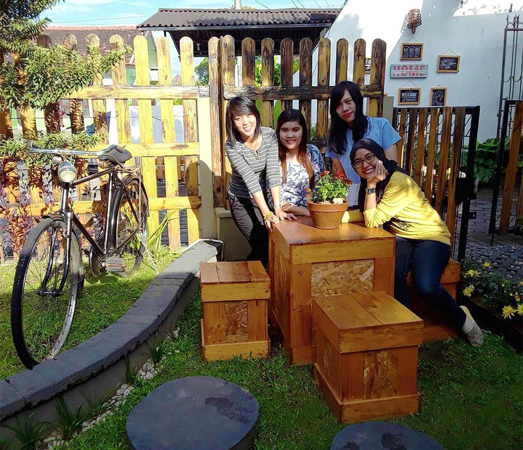 Rumah Roso Homestay Yogyakarta Kültér fotó
